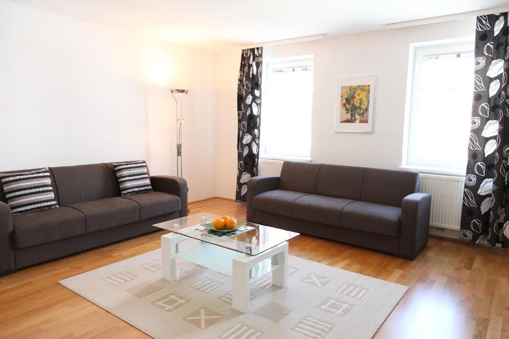 3 Sunny Apartments-schoenbrunn, 100m2 With Balcony Apartment *