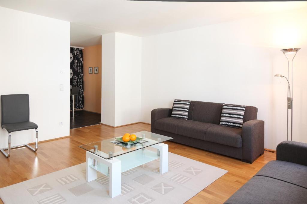 3 Sunny Apartments-schoenbrunn, 100m2 With Balcony * Vienna