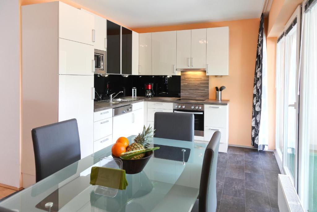 3 Sunny Apartments-schoenbrunn, 100m2 With Balcony * Vienna