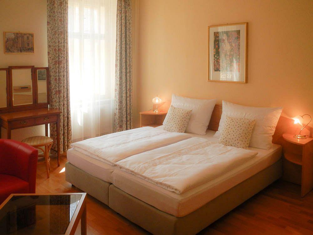 Graf Stadion Hotel 3*
