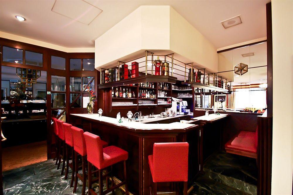 Mercure Raphael Hotel 4*