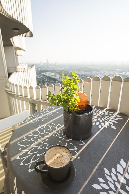 Sky View By Ichbucheat Apartment