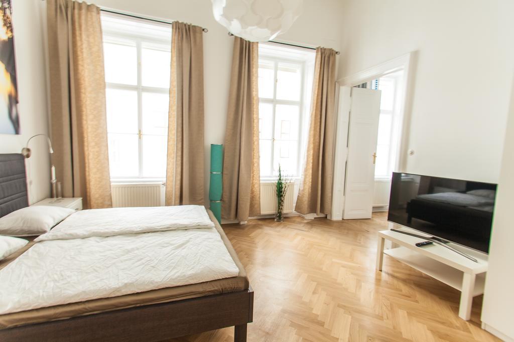 Deluxe With 3 - Hegelgasse 17 - *