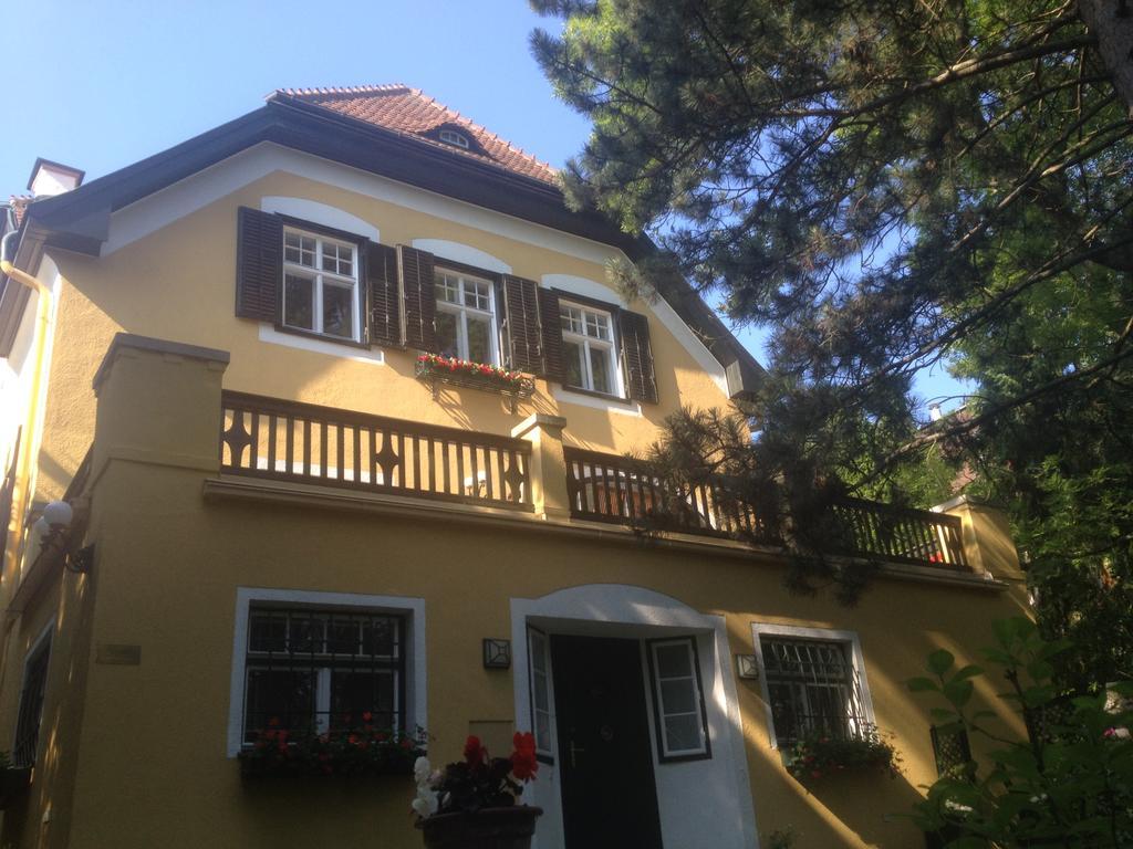 Exquisites Gartenapartment In Eleganter Jugendstilvilla *
