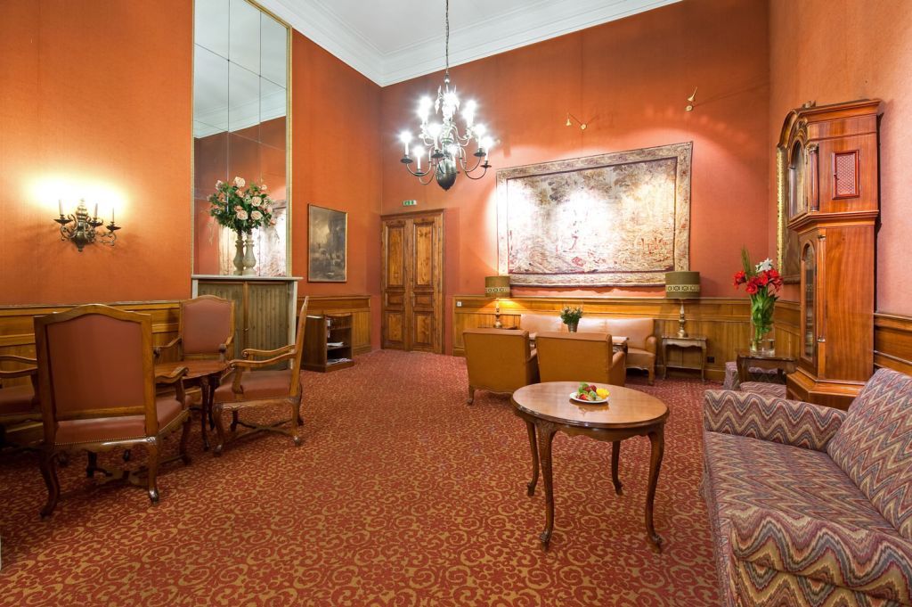 Regina 4*