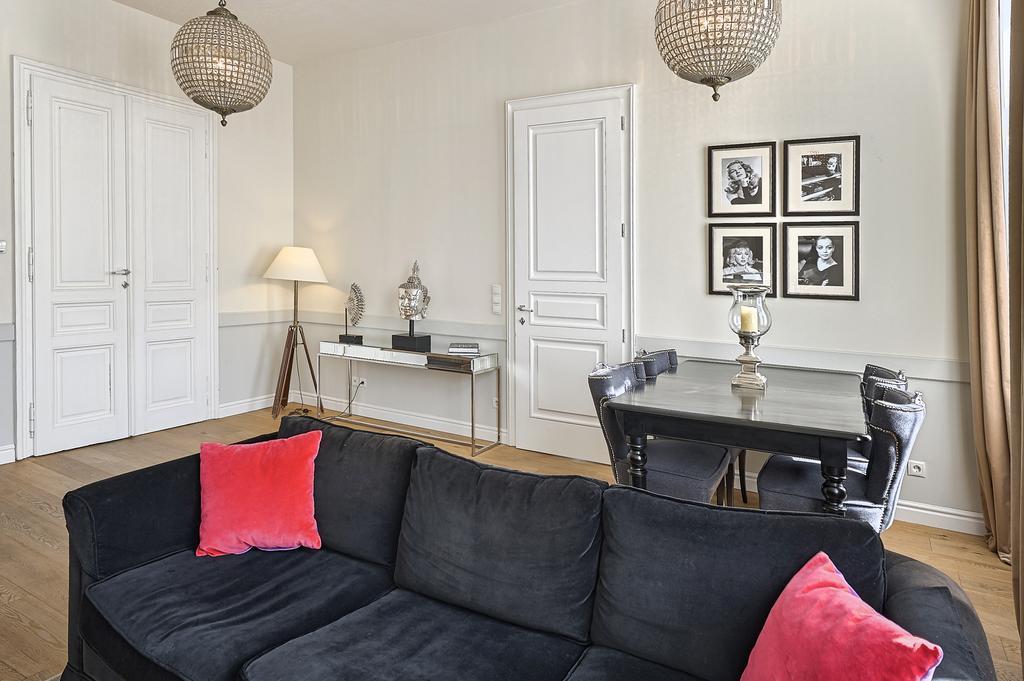 Apartment 6 *