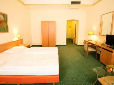 Allegro Hotel
