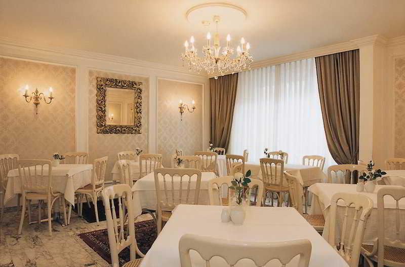 Henri Siebterbezirk Hotel 4*