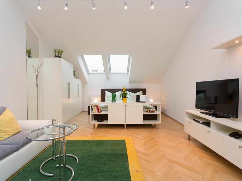 Apartment 1010 *