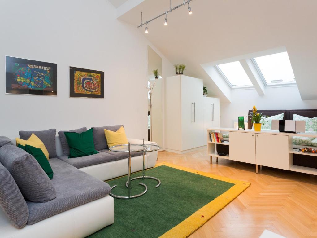 1010 Apartment