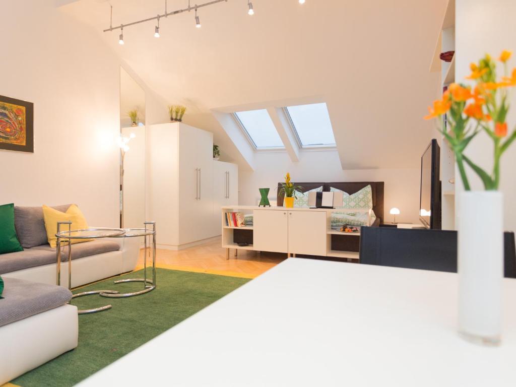 1010 Apartment