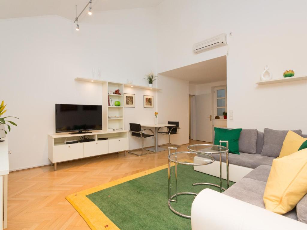 1010 Apartment