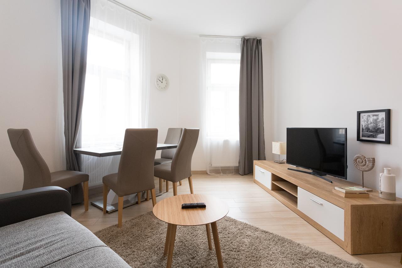 Apartment House In Vienna Apartment *