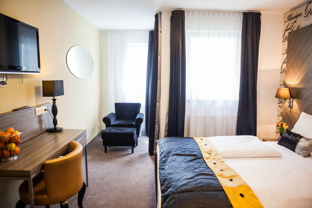 Elaya West 4* Viena