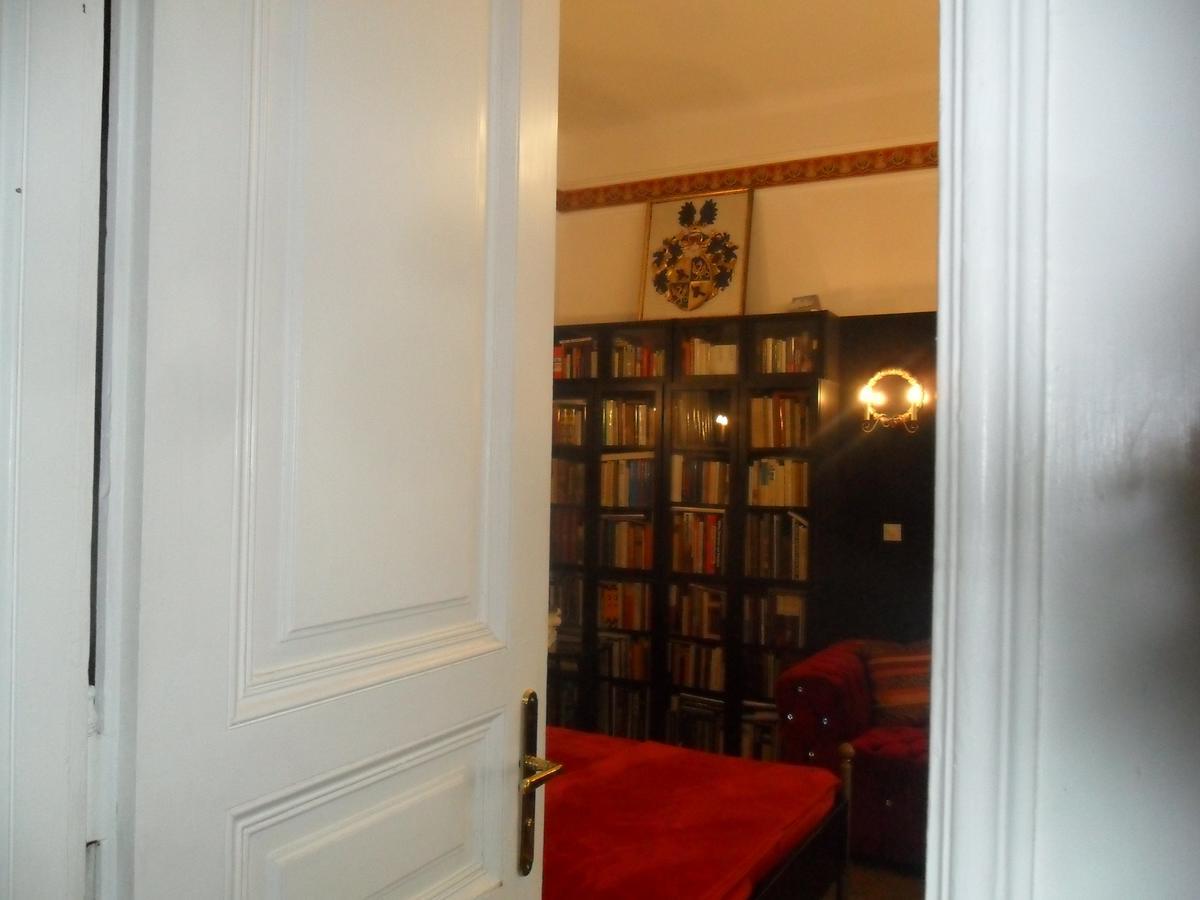 Luxury Near Castle Guest house