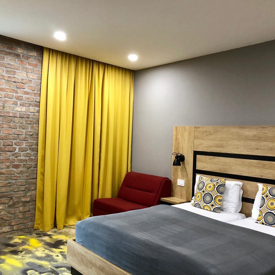 Hotel Cryston 3*