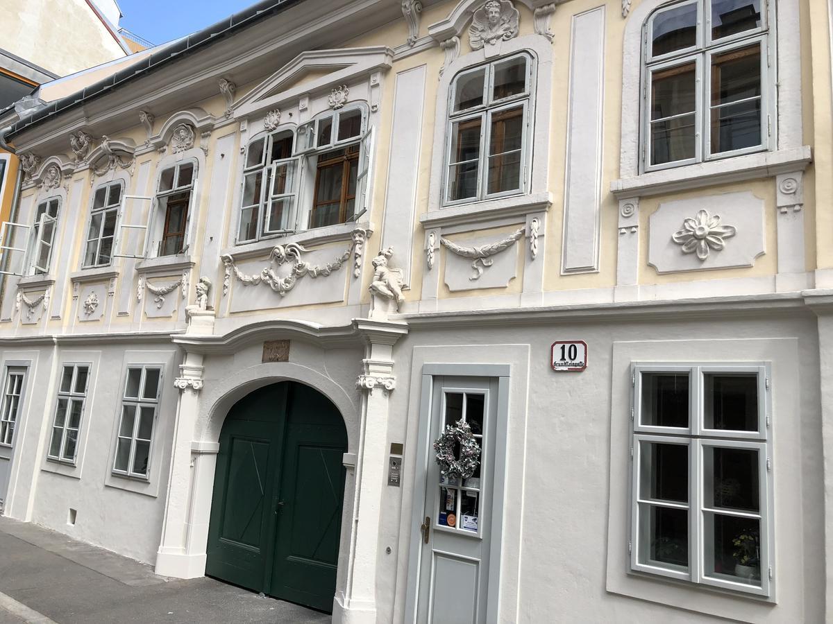 Boutique Zum Goldenen Kegel * Vienna
