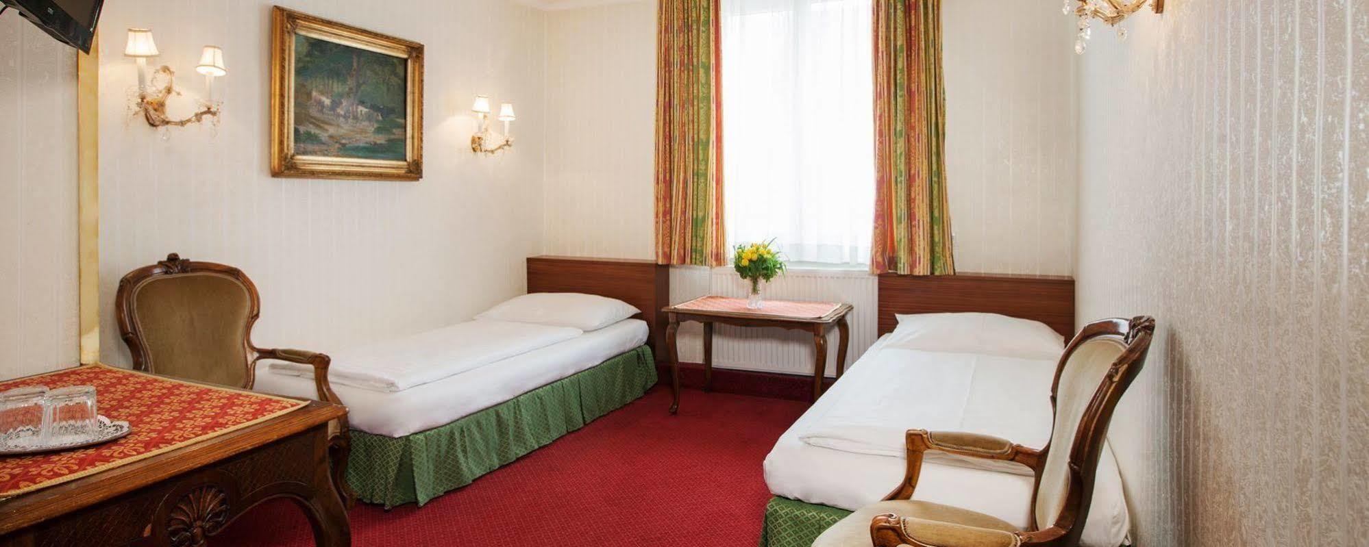 Suzanne Guest house