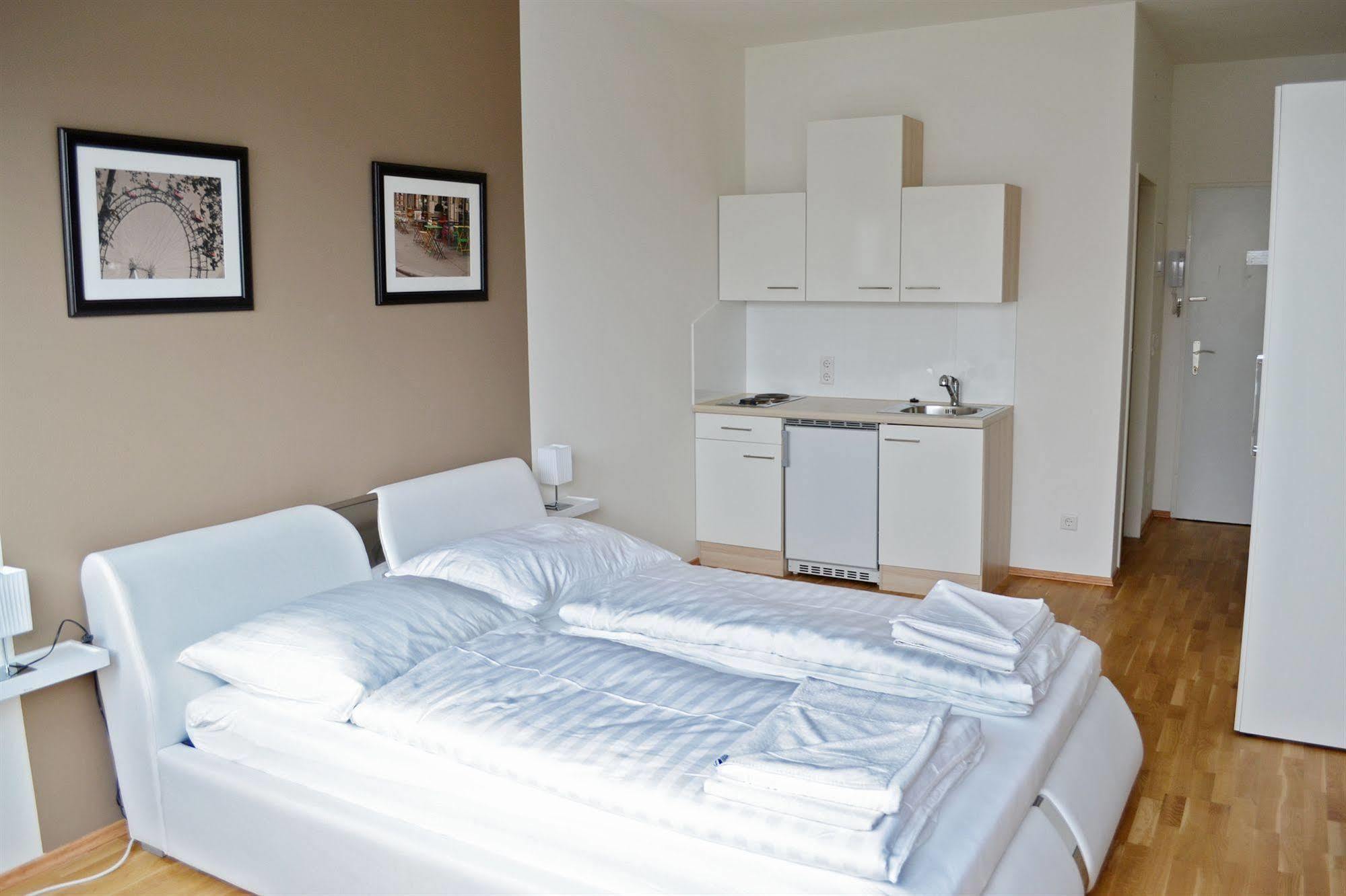Vienna Inn Apartments