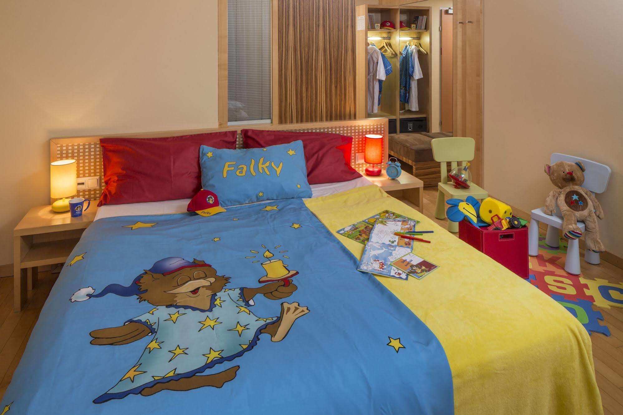 Max Brown 7th District, Part Of Sircle Collection 4* Vienna