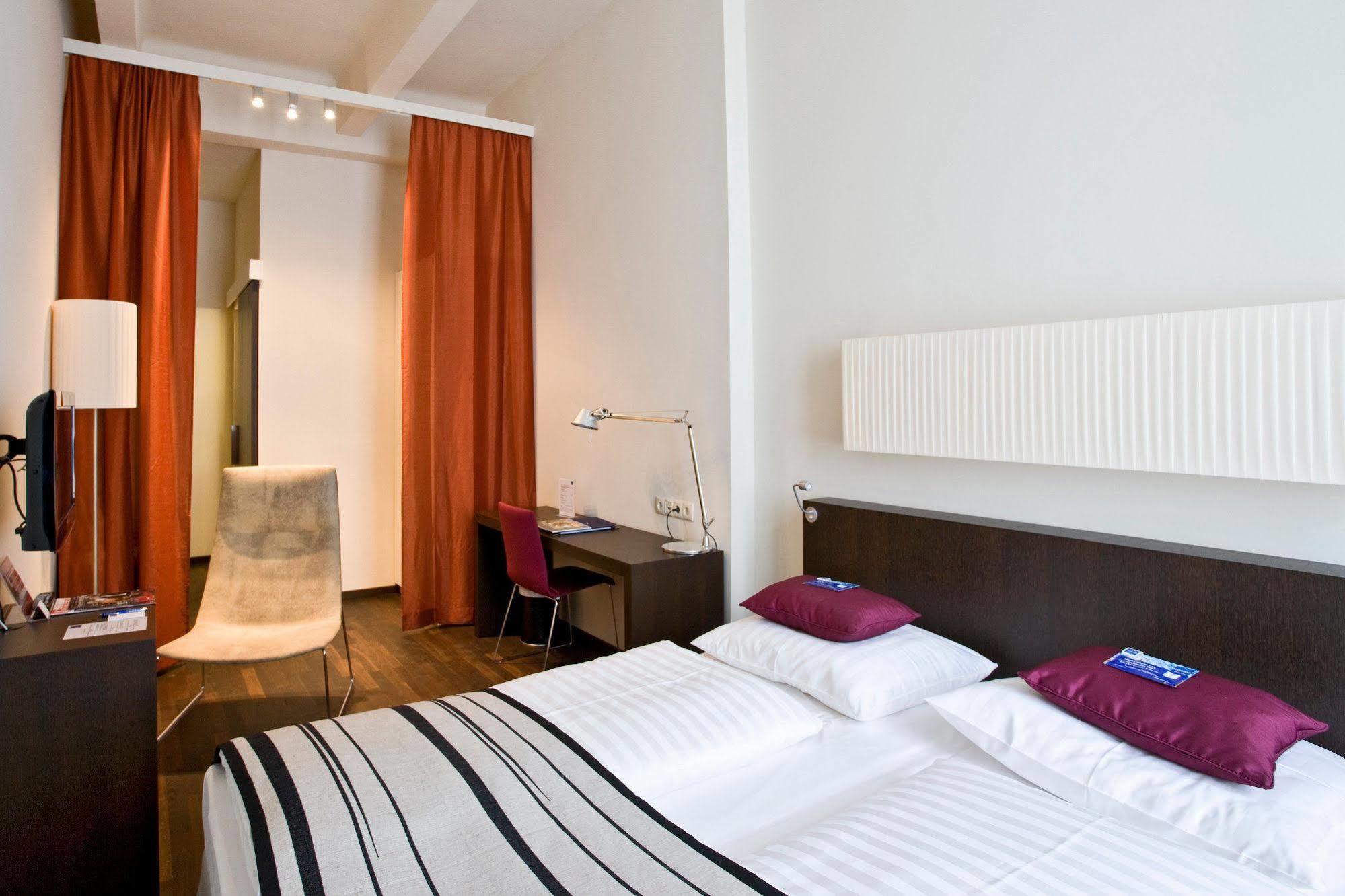 Hotel Max Brown 7th District, Part Of Sircle Collection 4*