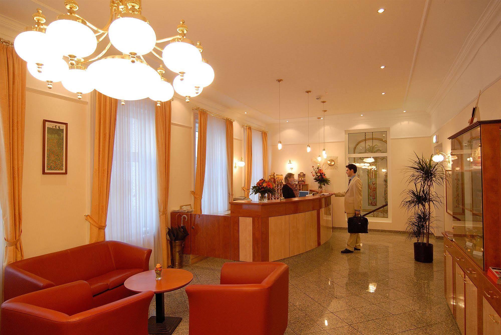 Drei Kronen Hotel 3*