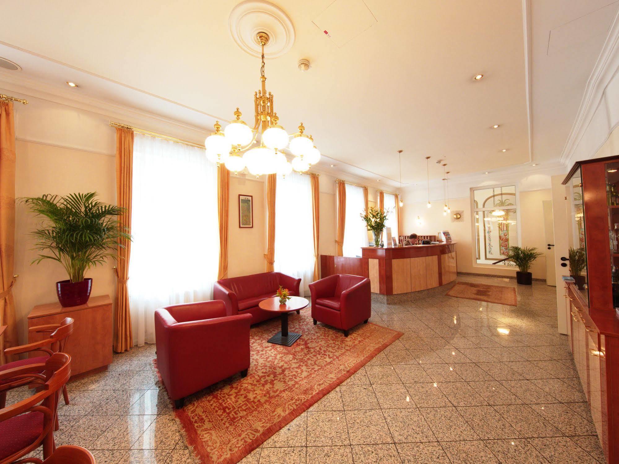 Drei Kronen Hotel 3*