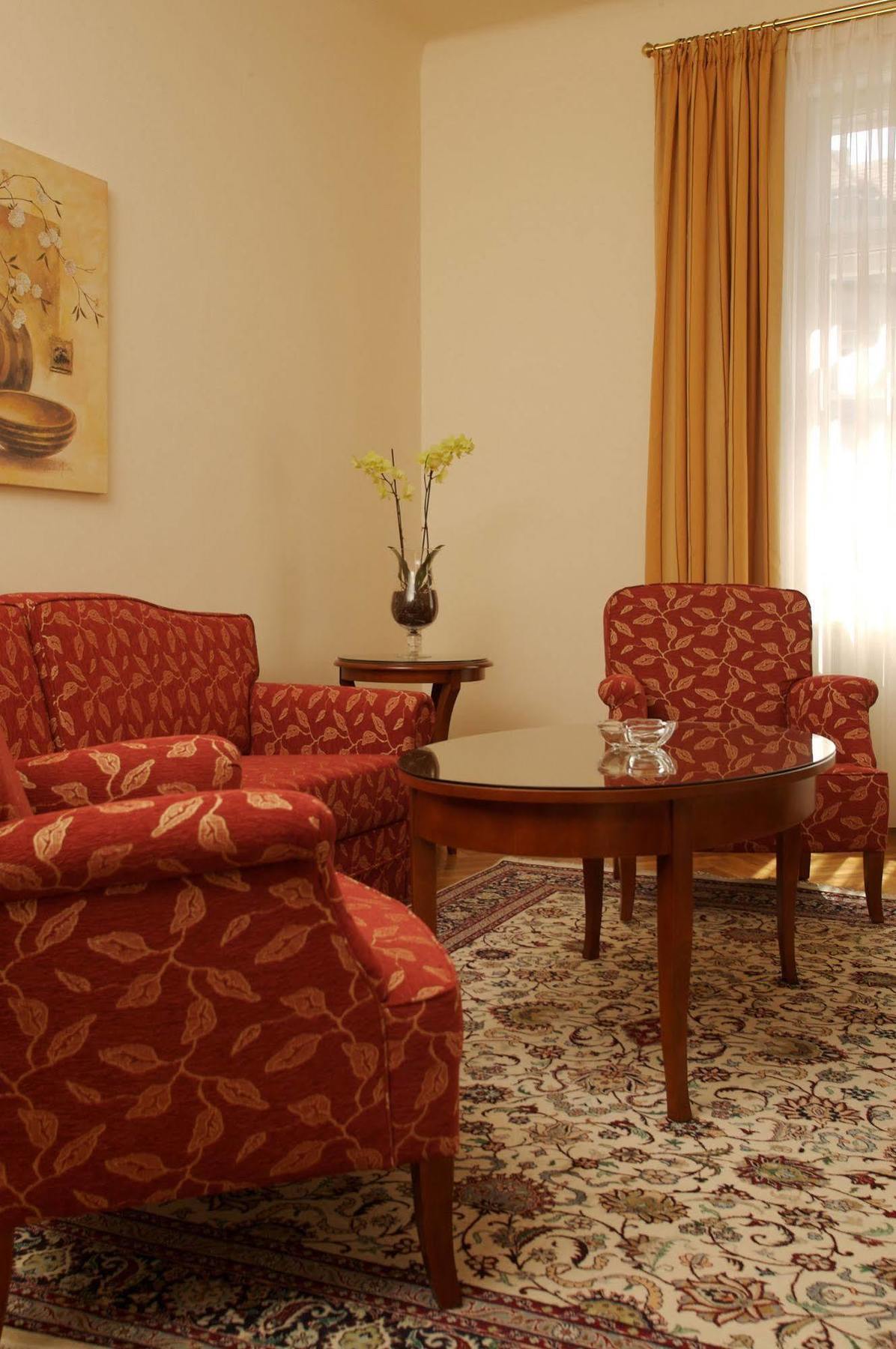 Hotel City Central Hotel 4*