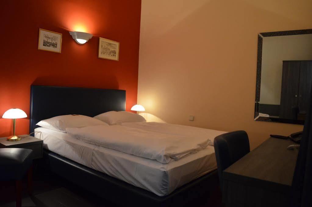Excellence Hotel