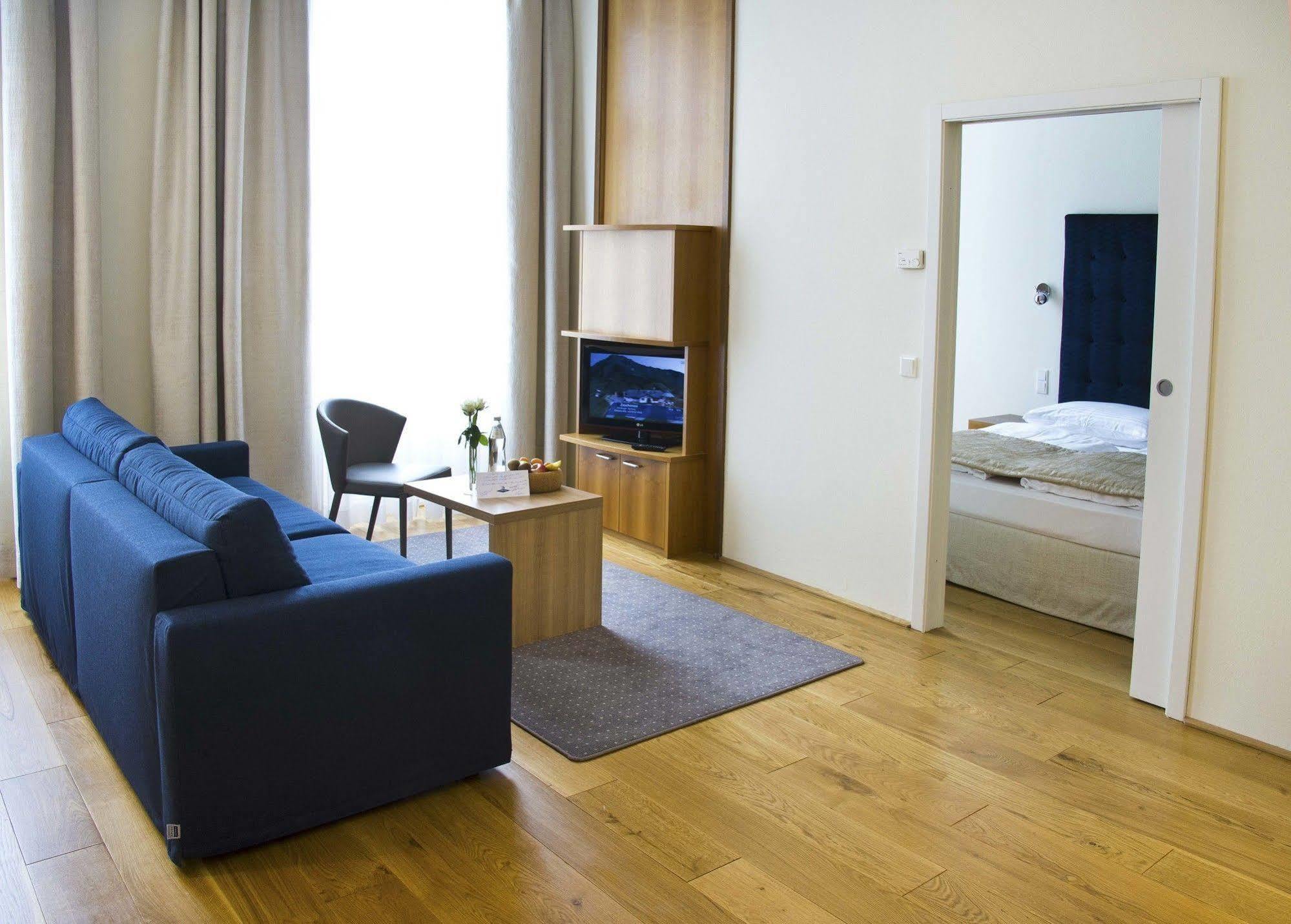 Aparthotel Hilight 4*