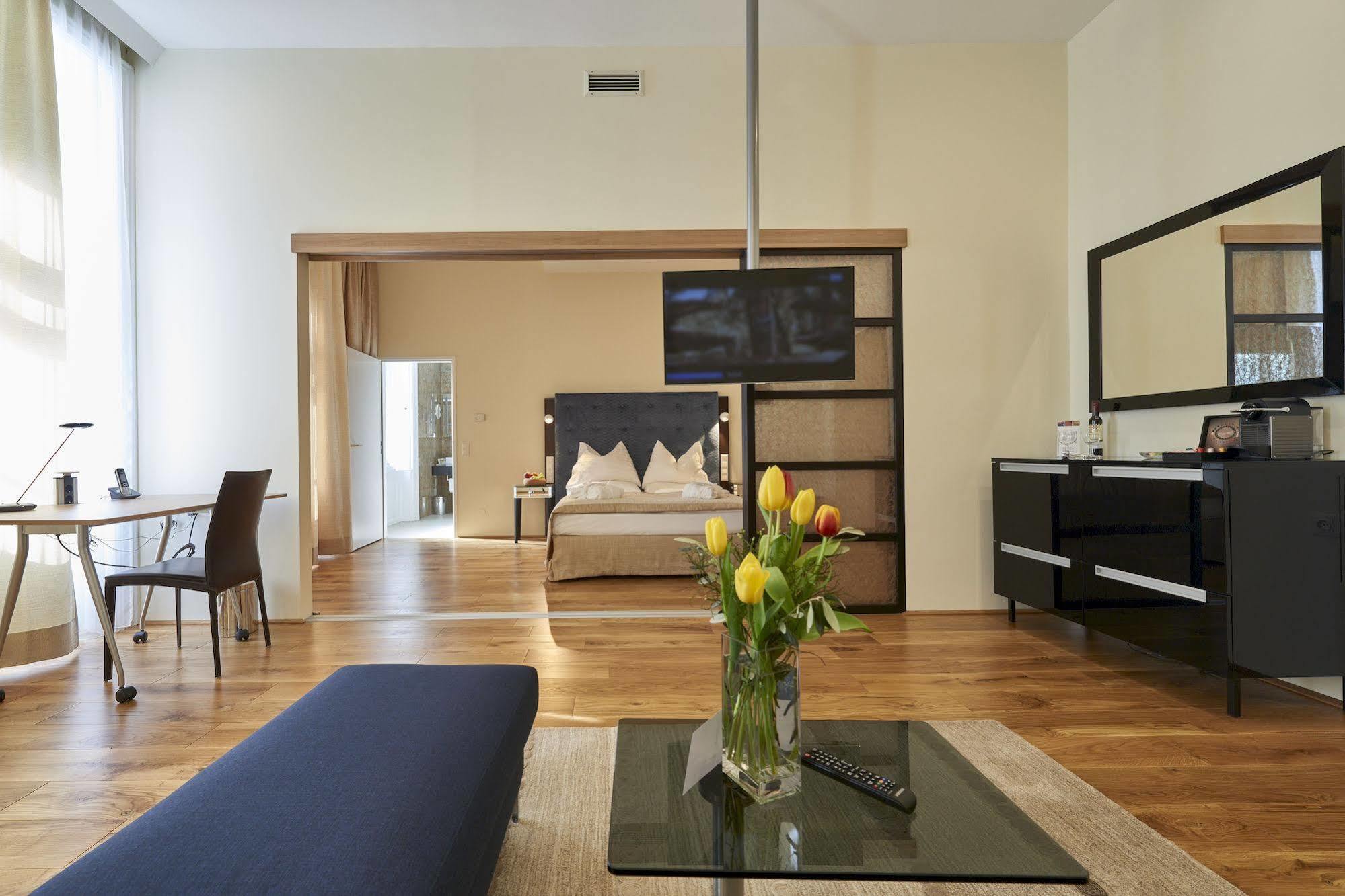 Aparthotel Hilight 4*