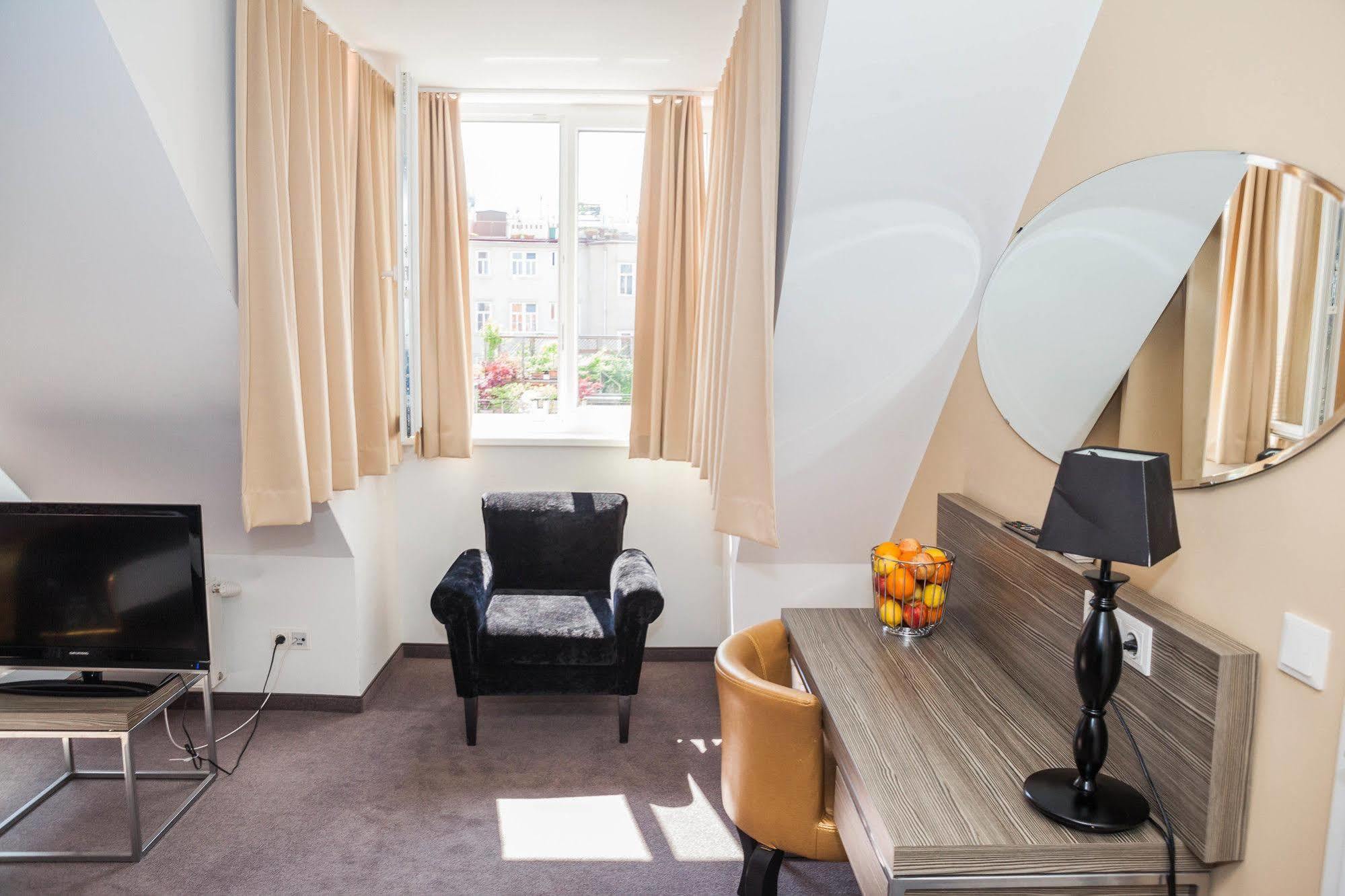 Hotel Elaya West Viena