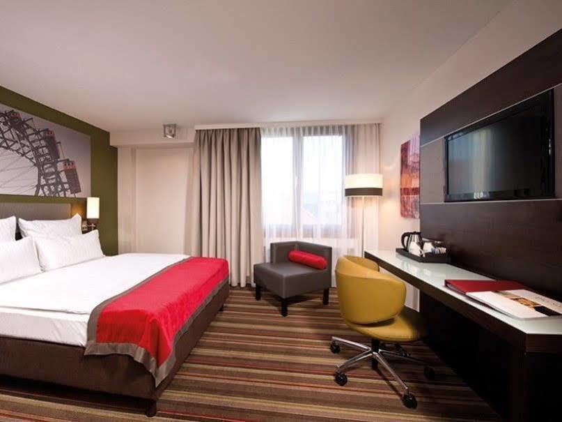 Leonardo Westbahnhof 4* Vienna