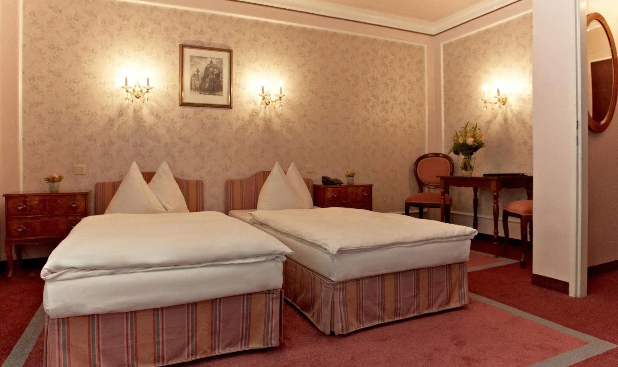 Hotel Henri Siebterbezirk 4*