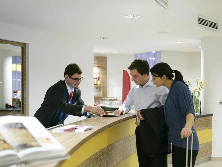 Hotel Senator
