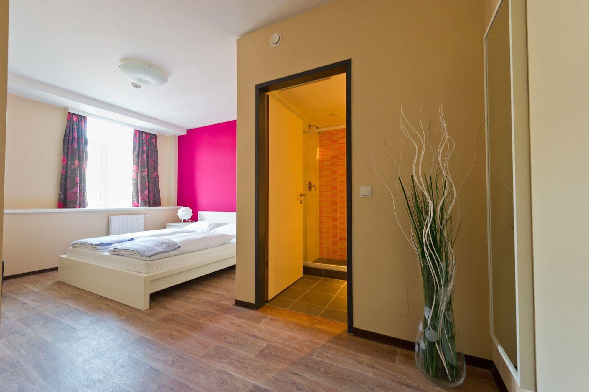 Albergue Wombat's Naschmarkt Viena