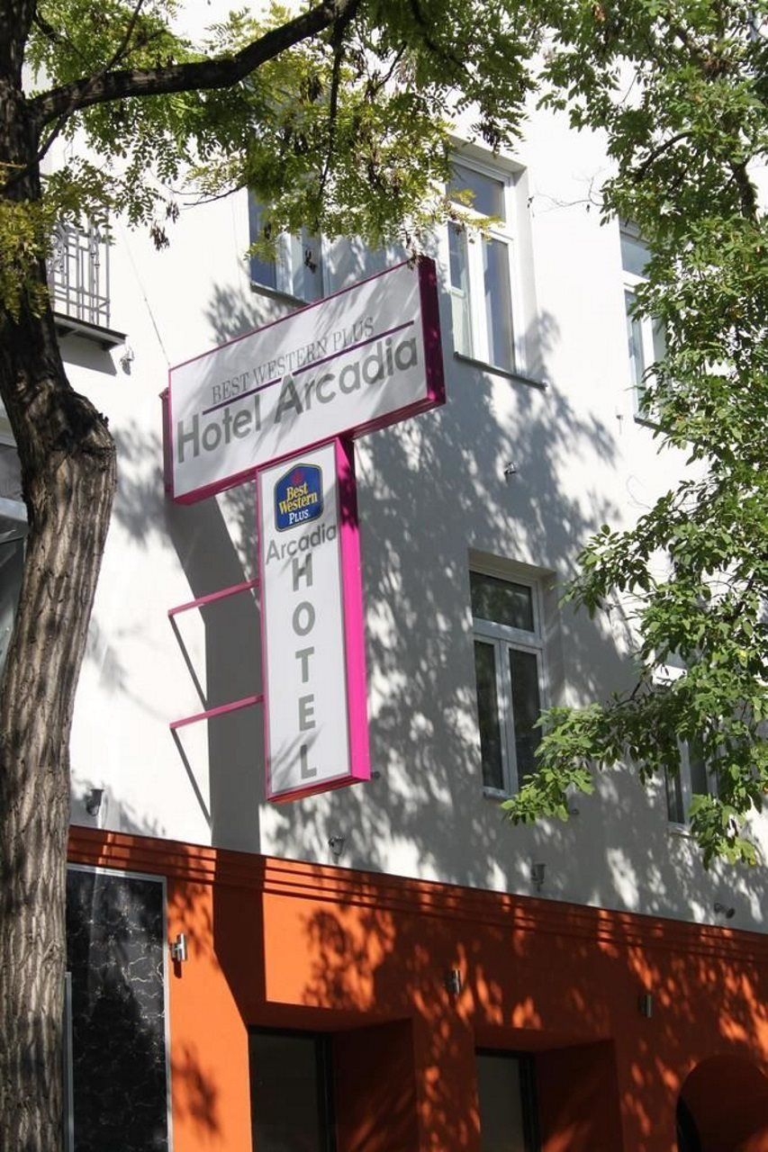 Western Arcadia Hotel 4*