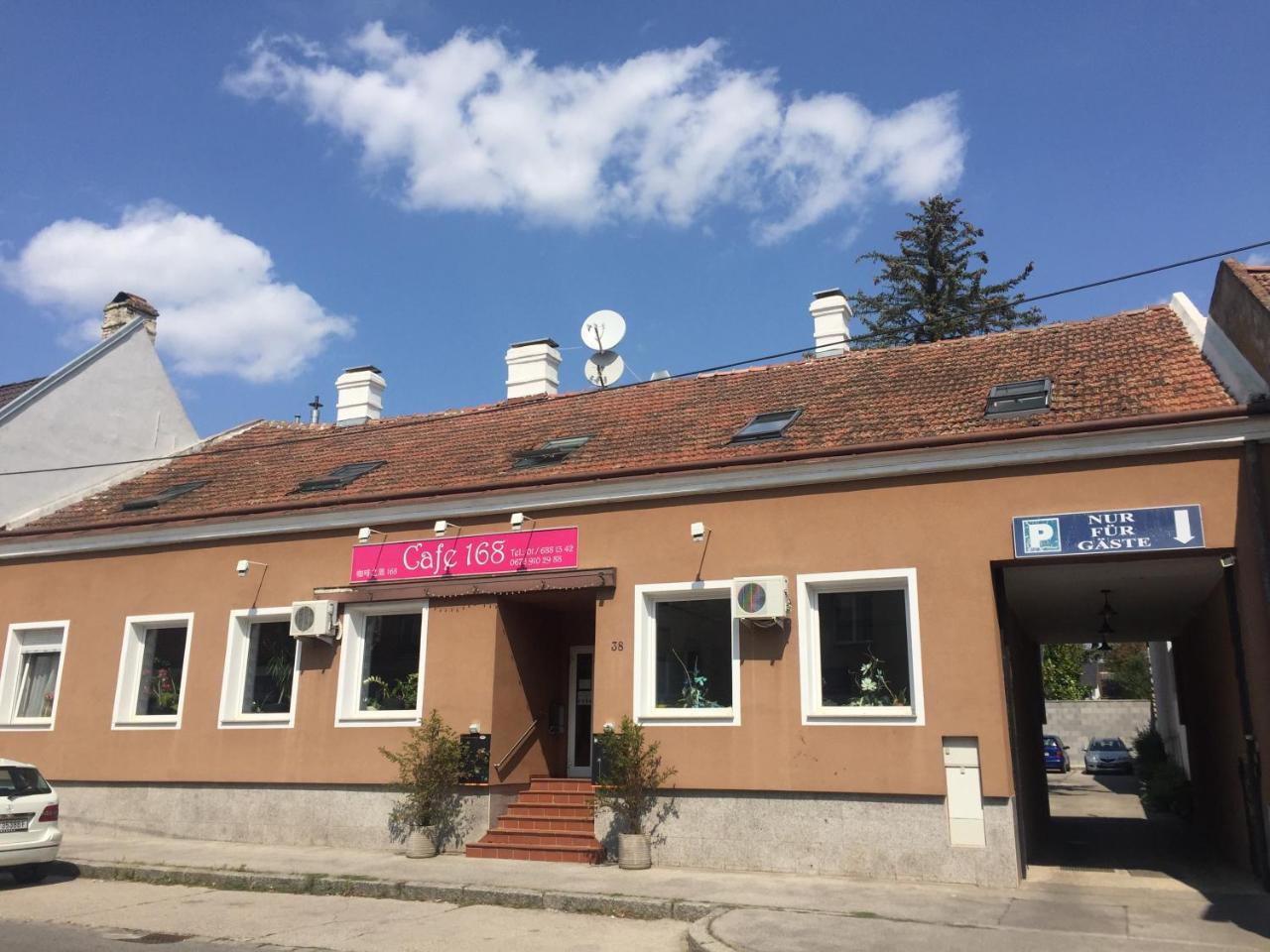 Cafe 168 Bed & Breakfast Vienna