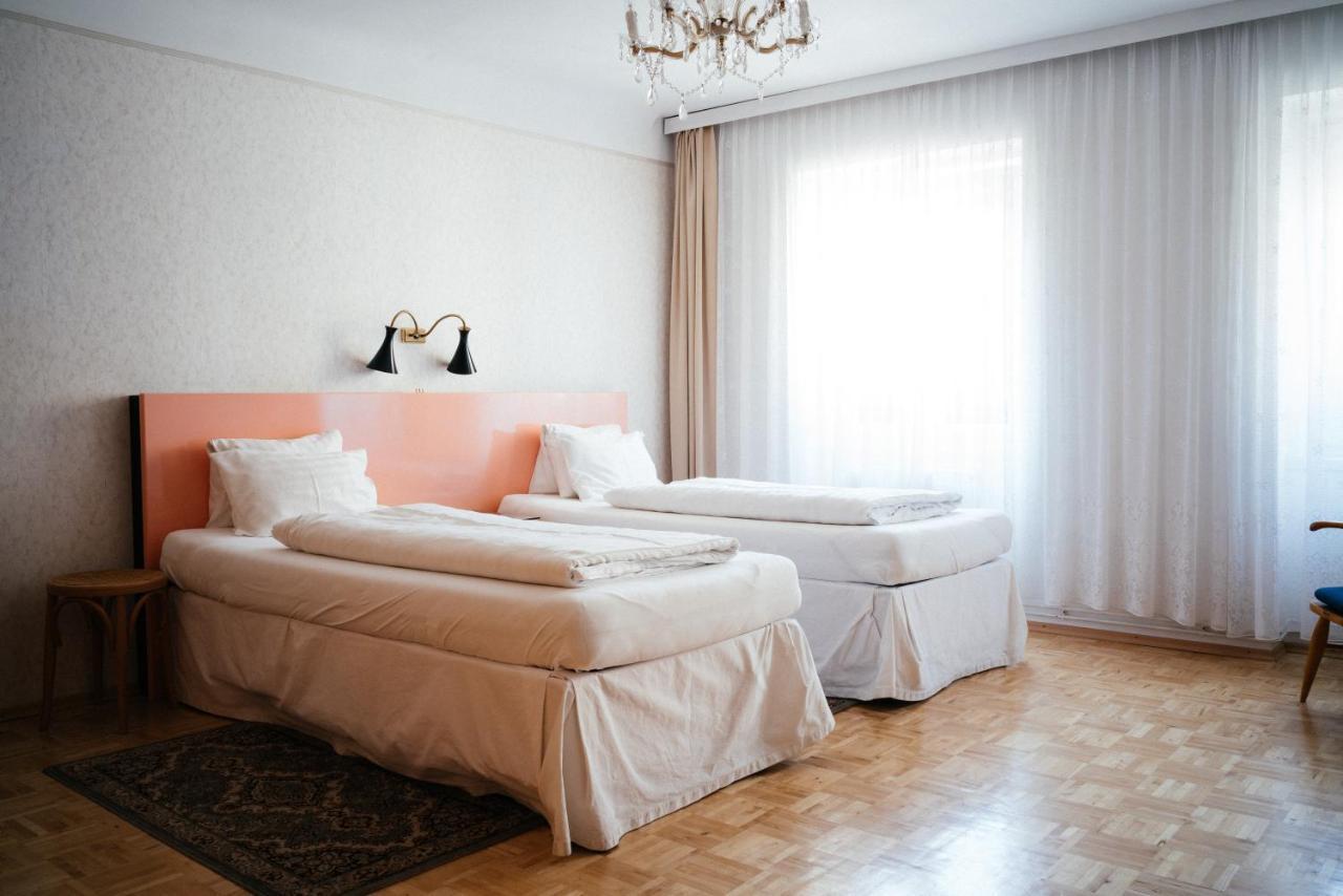 Hotel Am Brillantengrund 3*