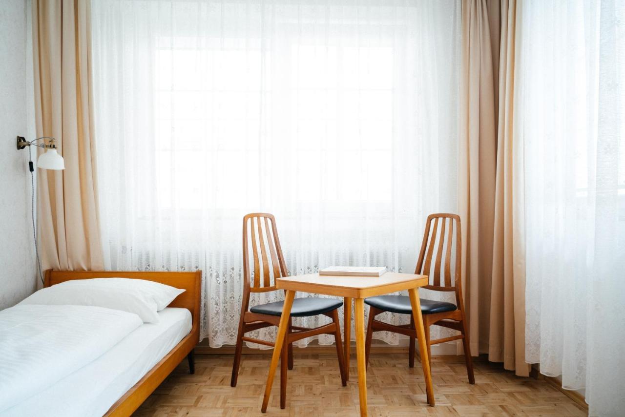 Hotel Am Brillantengrund 3*