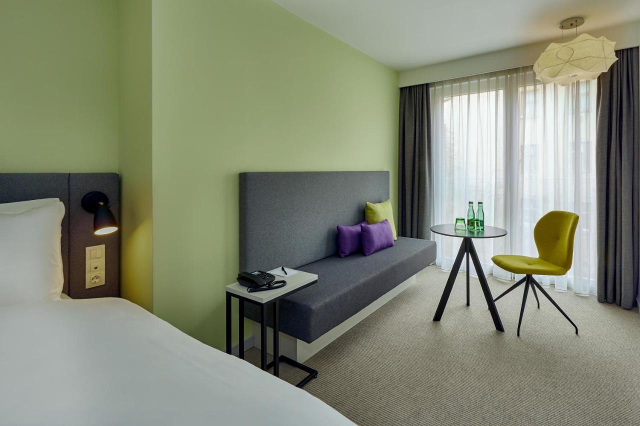 H+ 4* Viena