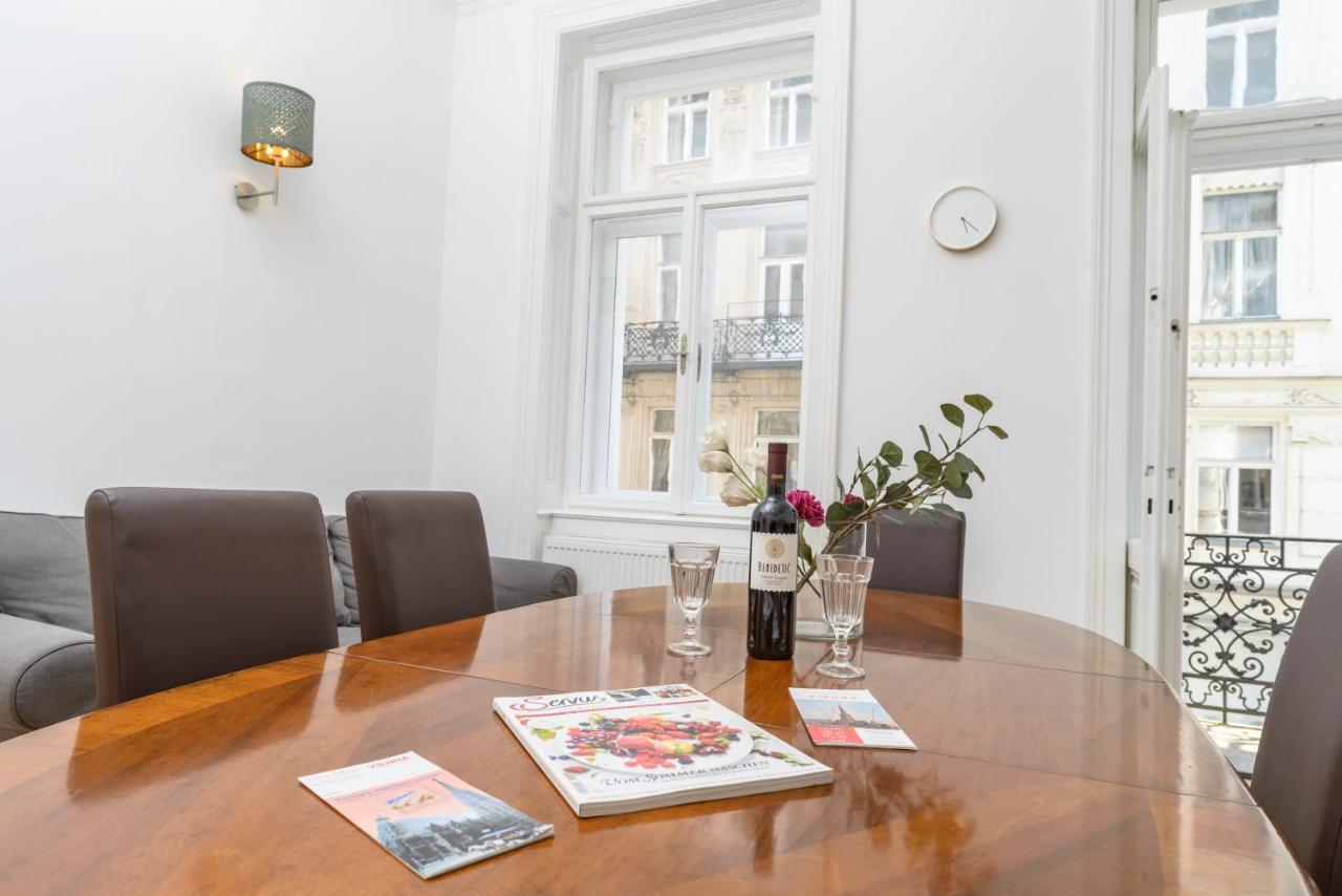 Senator Stephansplatz By Ichbucheat Apartment *