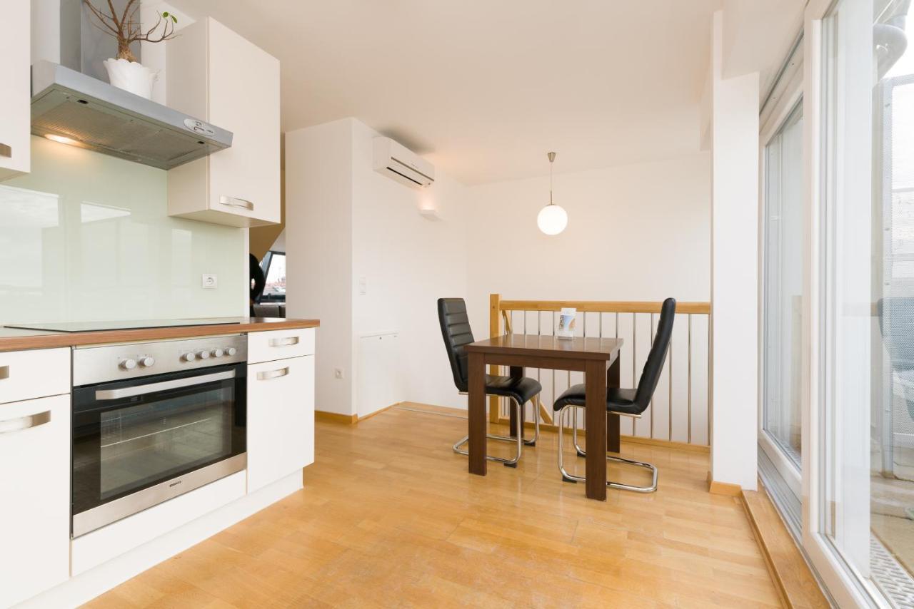 Apartment Pezzl 1170 Vienna