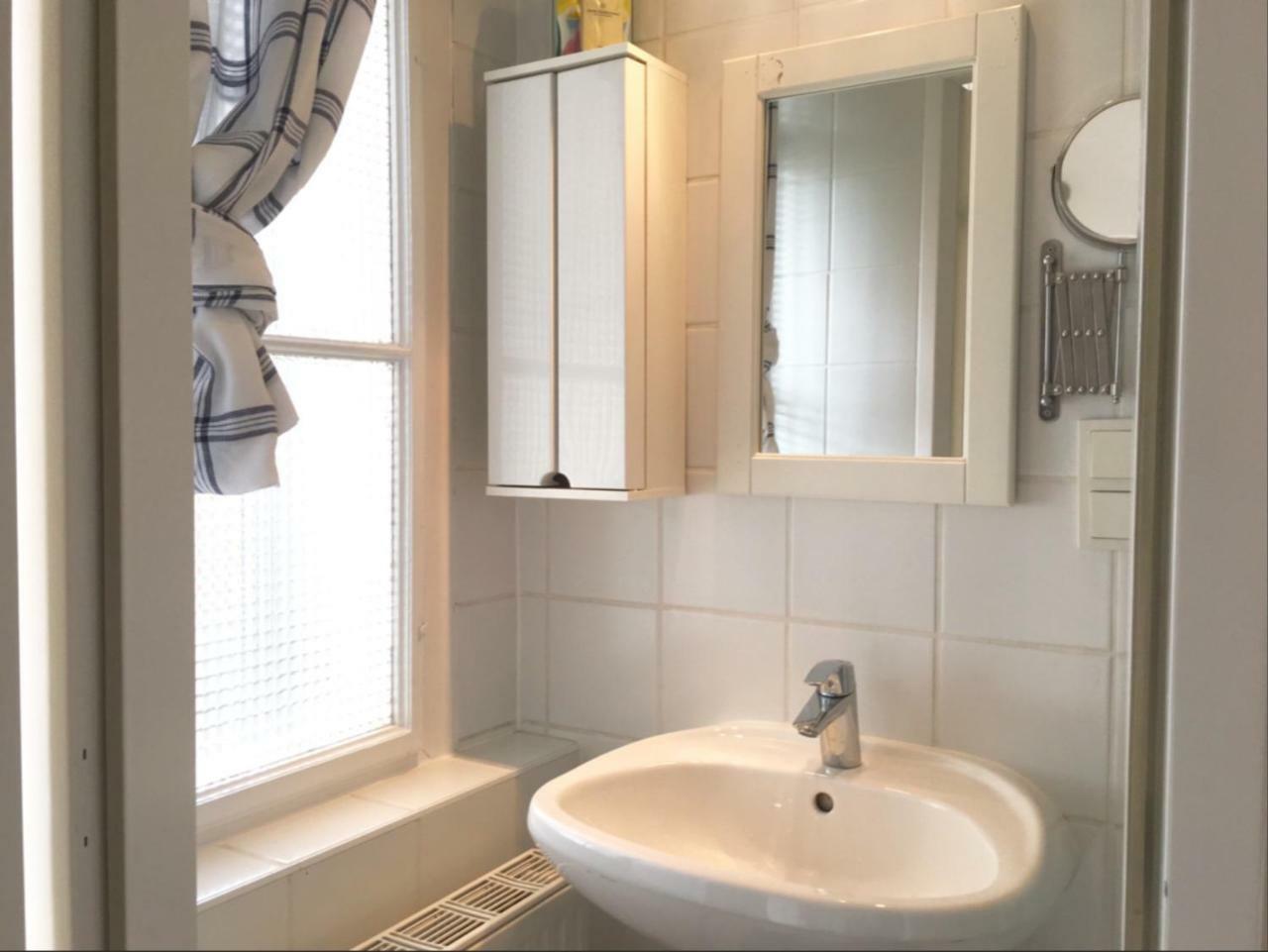 Lovely In A Quiet Area Close To The Center Apartment *