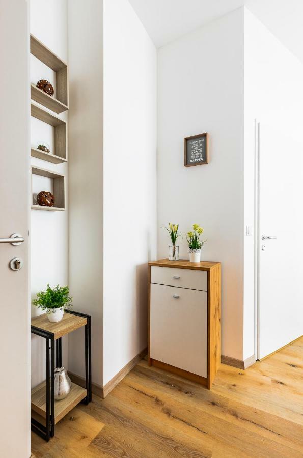 Budget West With Shared Kitchen