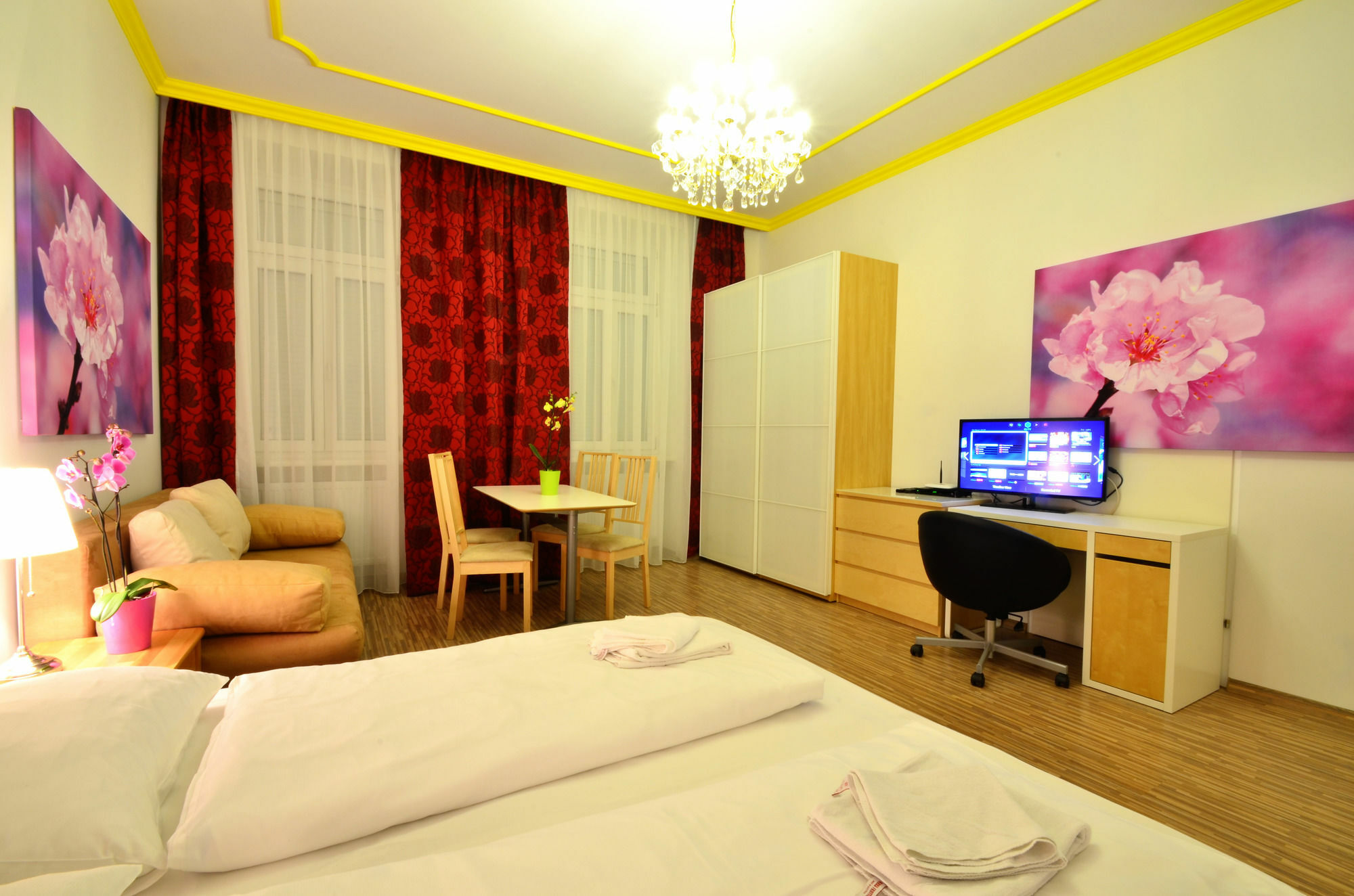Ajo Messe - Contactless Check In Aparthotel 3*