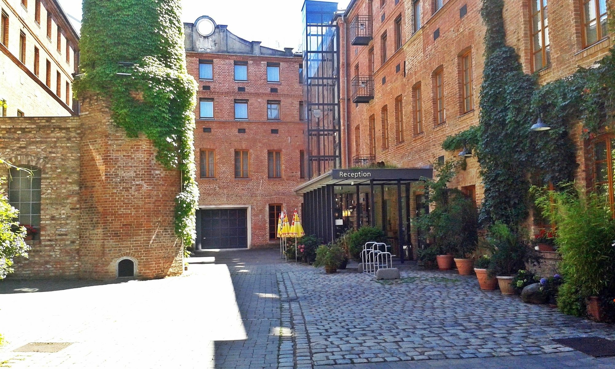 Fabrik 3*