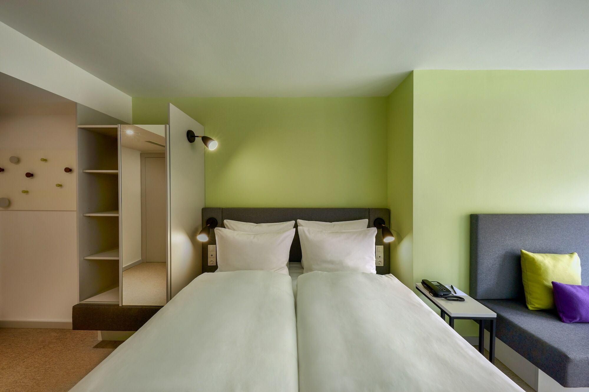 H+ 4* Viena