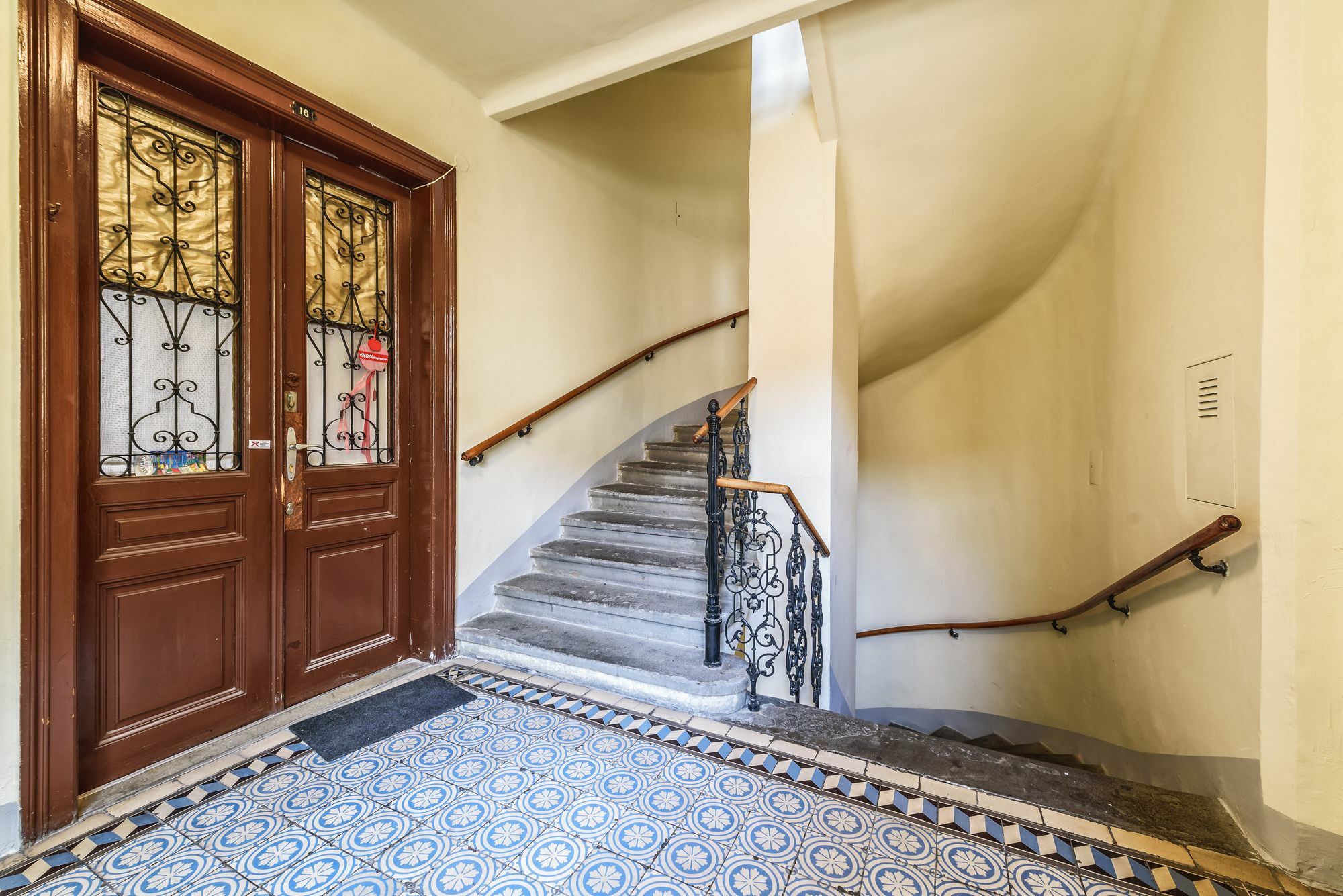 Palais Joseph Apartments, Contactless Check In Apartment