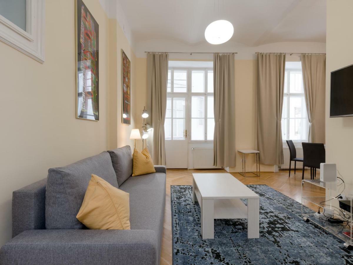 Apartment 1010